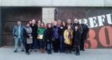 Alumnat i voluntariat van visitar el Refugi antiaeri 307 del Poble-sec de Barcelona