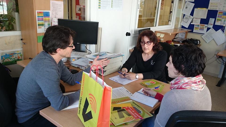 La Xarxa Catalana de Serveis d'Informació Juvenil, amb el Voluntariat per la llengua